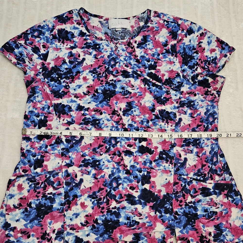 Nicole Miller Scrub Top - Picture 13 of 16